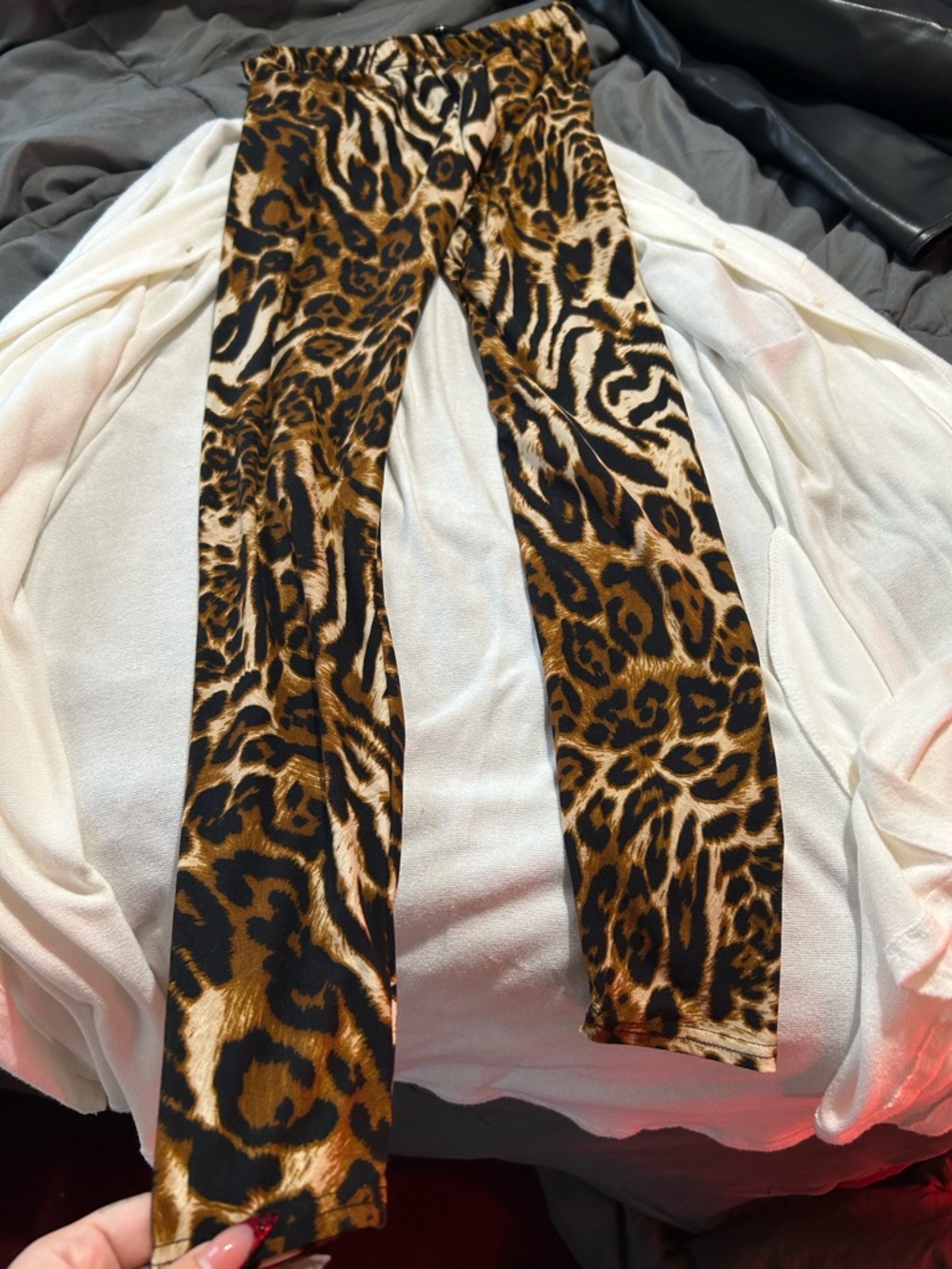 Cozy Cream long Button-Up with Leopard Pocket and matching leggings NWT - Picture 3 of 5